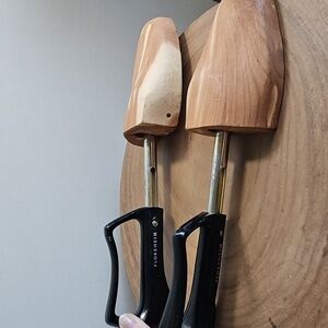 💙 Florsheim shoe trees maybe L